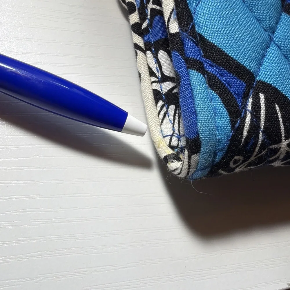 Vera Bradley Midnight Blue/Black/WHT Floral Turnlock Zip Clutch Wallet READ